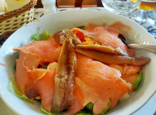 Restaurante Asador Cuevas del Águila: gastronomía de Gredos en Arenas de San Pedro